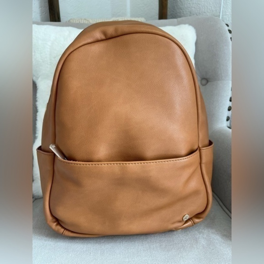 Pre-Owned Little Unicorn Cognac Skyline Vegan Leather Diaper Bag Backpack.